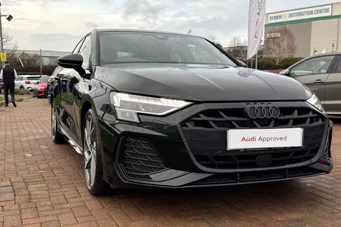 KY25CEA Audi A3 Black Edition 35 TFSI 150 PS S tronic Thumbnail #9