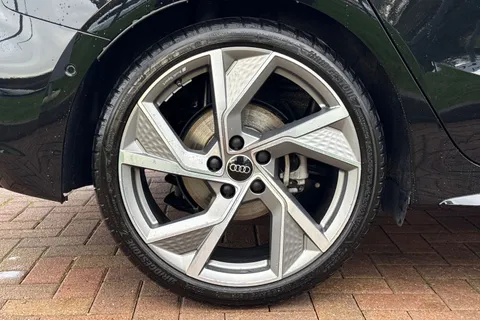 KY25CEA Audi A3 Black Edition 35 TFSI 150 PS S tronic Thumbnail #10