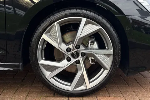 KY25CEA Audi A3 Black Edition 35 TFSI 150 PS S tronic Thumbnail #11