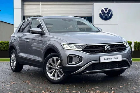 AP25EOB Volkswagen T-Roc 1.5 TSI Match 5dr DSG | Rear Camera | App connect Thumbnail #1