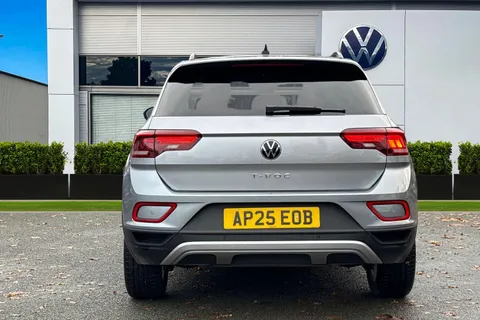 AP25EOB Volkswagen T-Roc 1.5 TSI Match 5dr DSG | Rear Camera | App connect Thumbnail #4