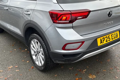 AP25EOB Volkswagen T-Roc 1.5 TSI Match 5dr DSG | Rear Camera | App connect Thumbnail #7