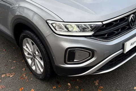 AP25EOB Volkswagen T-Roc 1.5 TSI Match 5dr DSG | Rear Camera | App connect Thumbnail #8