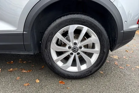 AP25EOB Volkswagen T-Roc 1.5 TSI Match 5dr DSG | Rear Camera | App connect Thumbnail #11