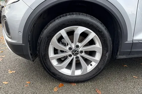 AP25EOB Volkswagen T-Roc 1.5 TSI Match 5dr DSG | Rear Camera | App connect Thumbnail #12