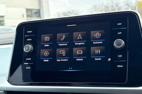 AP25EOB Volkswagen T-Roc 1.5 TSI Match 5dr DSG | Rear Camera | App connect Thumbnail #16