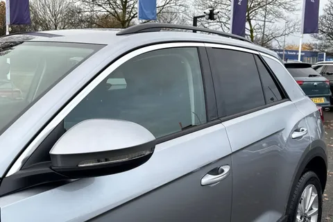 AP25EOB Volkswagen T-Roc 1.5 TSI Match 5dr DSG | Rear Camera | App connect Thumbnail #37