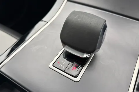 14 of 48 for Land Rover Range Rover Velar 2.0 D200 Dynamic SE 5dr