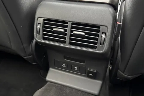 19 of 48 for Land Rover Range Rover Velar 2.0 D200 Dynamic SE 5dr