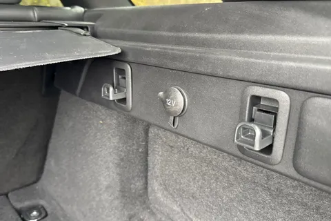 28 of 48 for Land Rover Range Rover Velar 2.0 D200 Dynamic SE 5dr