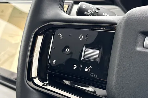 33 of 48 for Land Rover Range Rover Velar 2.0 D200 Dynamic SE 5dr