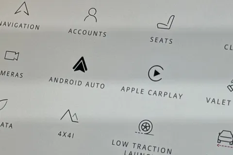 36 of 48 for Land Rover Range Rover Velar 2.0 D200 Dynamic SE 5dr