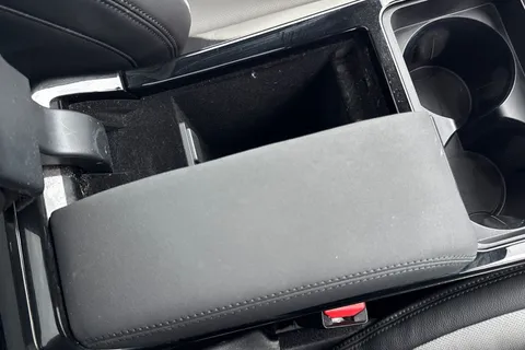 46 of 48 for Land Rover Range Rover Velar 2.0 D200 Dynamic SE 5dr