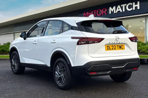 DL22TWC Nissan Qashqai 1.3 DIG-T MHEV Acenta Premium Euro 6 (s/s) 5dr Thumbnail #3