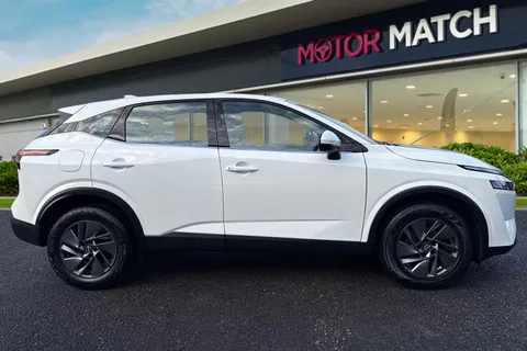 DL22TWC Nissan Qashqai 1.3 DIG-T MHEV Acenta Premium Euro 6 (s/s) 5dr Thumbnail #4