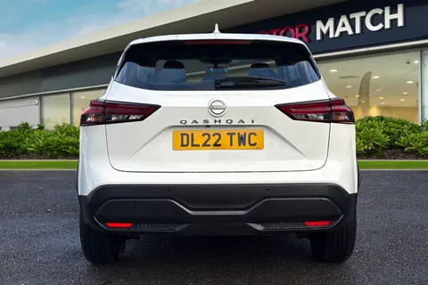 DL22TWC Nissan Qashqai 1.3 DIG-T MHEV Acenta Premium Euro 6 (s/s) 5dr Thumbnail #5