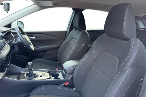 DL22TWC Nissan Qashqai 1.3 DIG-T MHEV Acenta Premium Euro 6 (s/s) 5dr Thumbnail #16