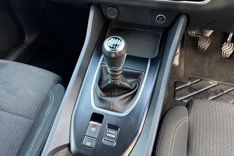 DL22TWC Nissan Qashqai 1.3 DIG-T MHEV Acenta Premium Euro 6 (s/s) 5dr Thumbnail #23