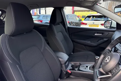 DL22TWC Nissan Qashqai 1.3 DIG-T MHEV Acenta Premium Euro 6 (s/s) 5dr Thumbnail #24