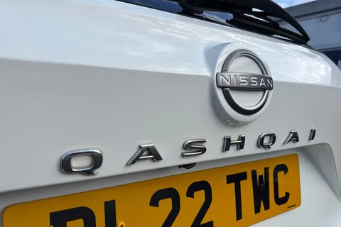 DL22TWC Nissan Qashqai 1.3 DIG-T MHEV Acenta Premium Euro 6 (s/s) 5dr Thumbnail #29