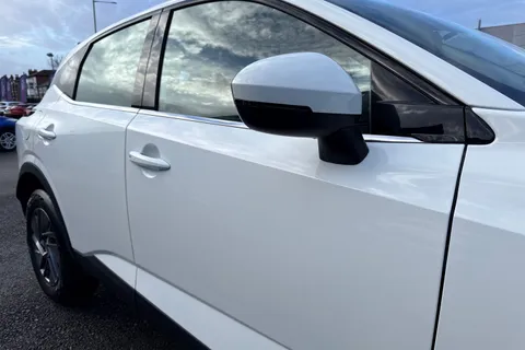 DL22TWC Nissan Qashqai 1.3 DIG-T MHEV Acenta Premium Euro 6 (s/s) 5dr Thumbnail #33