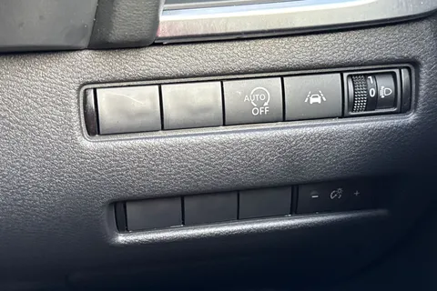 DL22TWC Nissan Qashqai 1.3 DIG-T MHEV Acenta Premium Euro 6 (s/s) 5dr Thumbnail #36