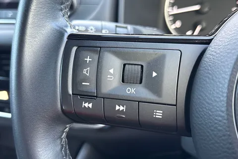 DL22TWC Nissan Qashqai 1.3 DIG-T MHEV Acenta Premium Euro 6 (s/s) 5dr Thumbnail #40