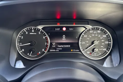 DL22TWC Nissan Qashqai 1.3 DIG-T MHEV Acenta Premium Euro 6 (s/s) 5dr Thumbnail #42