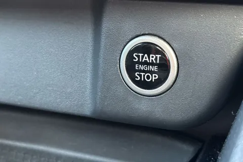 DL22TWC Nissan Qashqai 1.3 DIG-T MHEV Acenta Premium Euro 6 (s/s) 5dr Thumbnail #43