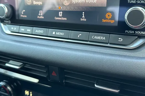 DL22TWC Nissan Qashqai 1.3 DIG-T MHEV Acenta Premium Euro 6 (s/s) 5dr Thumbnail #46