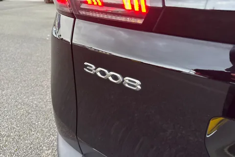YC71LRZ PEUGEOT 3008 1.6 13.2kWh Allure Premium e-EAT Euro 6 (s/s) 5dr Thumbnail #31