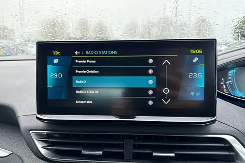 YC71LRZ PEUGEOT 3008 1.6 13.2kWh Allure Premium e-EAT Euro 6 (s/s) 5dr Thumbnail #45