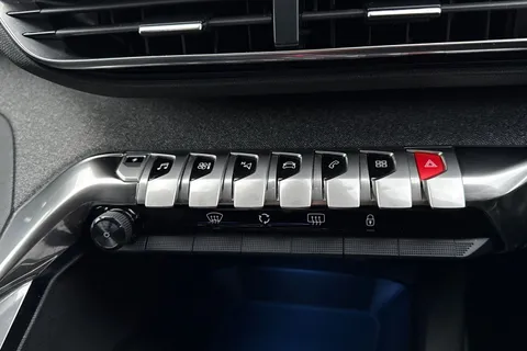 YC71LRZ PEUGEOT 3008 1.6 13.2kWh Allure Premium e-EAT Euro 6 (s/s) 5dr Thumbnail #54