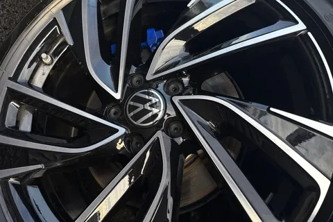 27 of 43 for VOLKSWAGEN ARTEON 2.0 TSI R 5dr 4MOTION DSG