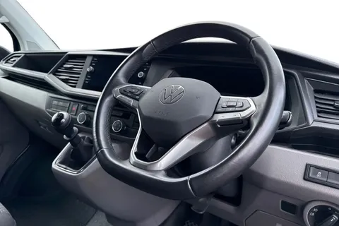 DE74KKB Volkswagen Transporter 2.0 TDI 110 Highline Van Thumbnail #13