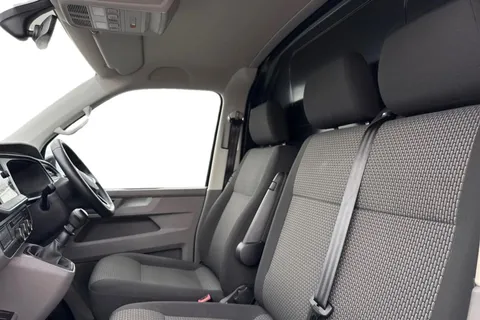DE74KKB Volkswagen Transporter 2.0 TDI 110 Highline Van Thumbnail #15