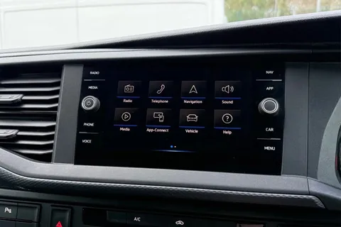 DE74KKB Volkswagen Transporter 2.0 TDI 110 Highline Van Thumbnail #16