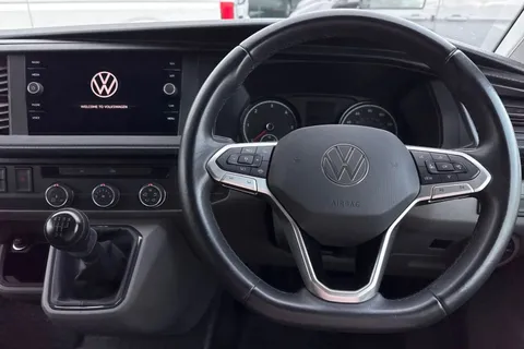 DE74KKB Volkswagen Transporter 2.0 TDI 110 Highline Van Thumbnail #17