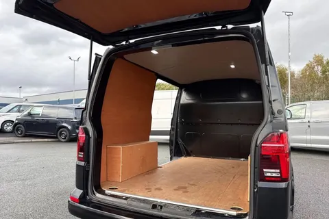 DE74KKB Volkswagen Transporter 2.0 TDI 110 Highline Van Thumbnail #33