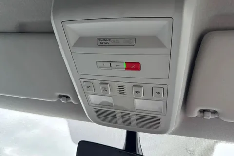 DE74KKB Volkswagen Transporter 2.0 TDI 110 Highline Van Thumbnail #41