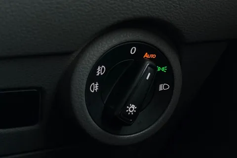 DE74KKB Volkswagen Transporter 2.0 TDI 110 Highline Van Thumbnail #45