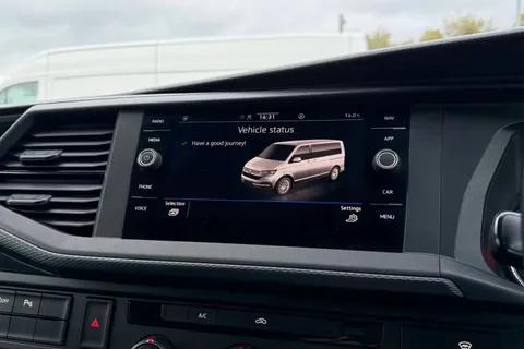 DE74KKB Volkswagen Transporter 2.0 TDI 110 Highline Van Thumbnail #51