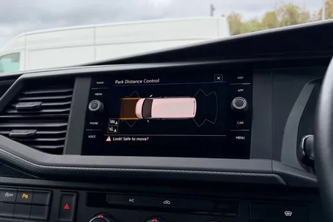 DE74KKB Volkswagen Transporter 2.0 TDI 110 Highline Van Thumbnail #53