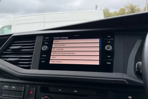 DE74KKB Volkswagen Transporter 2.0 TDI 110 Highline Van Thumbnail #54