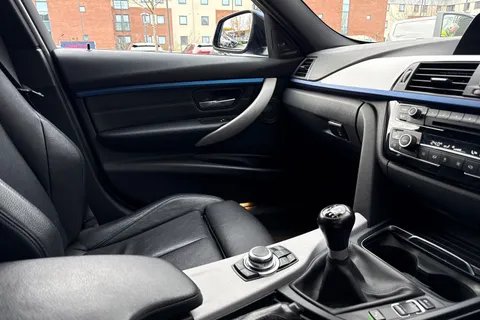 YD17TZX BMW 3 Series 318d M Sport 5dr Thumbnail #59