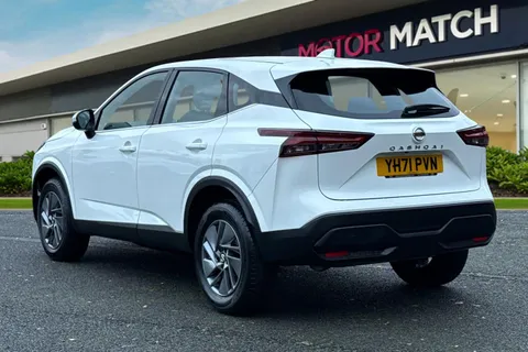 YH71PVN Nissan Qashqai 1.3 DIG-T MHEV Acenta Premium Euro 6 (s/s) 5dr Thumbnail #3