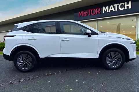 YH71PVN Nissan Qashqai 1.3 DIG-T MHEV Acenta Premium Euro 6 (s/s) 5dr Thumbnail #4