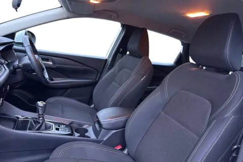 YH71PVN Nissan Qashqai 1.3 DIG-T MHEV Acenta Premium Euro 6 (s/s) 5dr Thumbnail #16