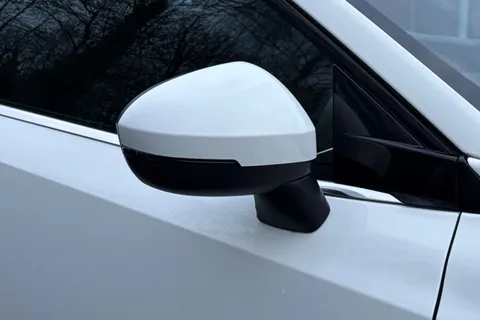 YH71PVN Nissan Qashqai 1.3 DIG-T MHEV Acenta Premium Euro 6 (s/s) 5dr Thumbnail #27