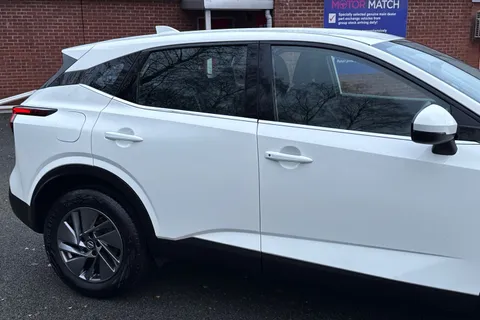 YH71PVN Nissan Qashqai 1.3 DIG-T MHEV Acenta Premium Euro 6 (s/s) 5dr Thumbnail #28